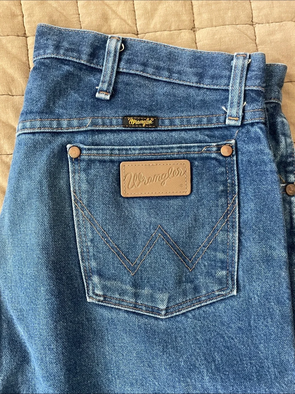 Wrangler Men’s Classic Blue Denim Jeans